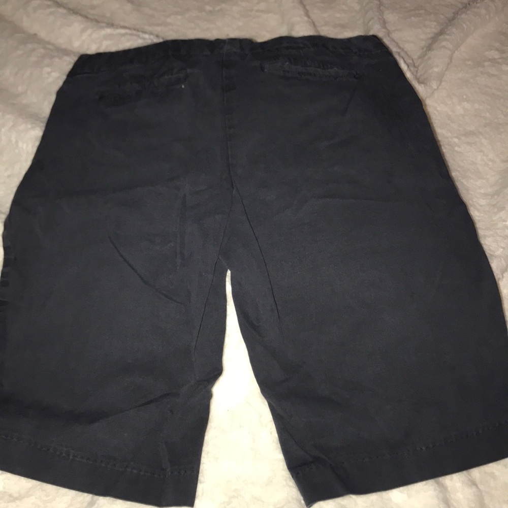 2for15 Nice pair of navy blue shorts 🩳 - Picture 2 of 5